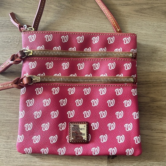 Dooney & Bourke Washington Nationals Crossbody Bag, MLB- EUC - Picture 3 of 10